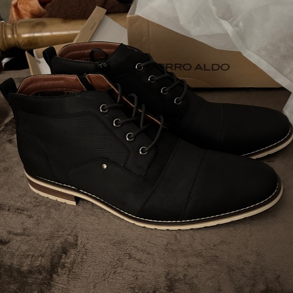 Ferro Aldo Men's Classic Black Boots              Size 12